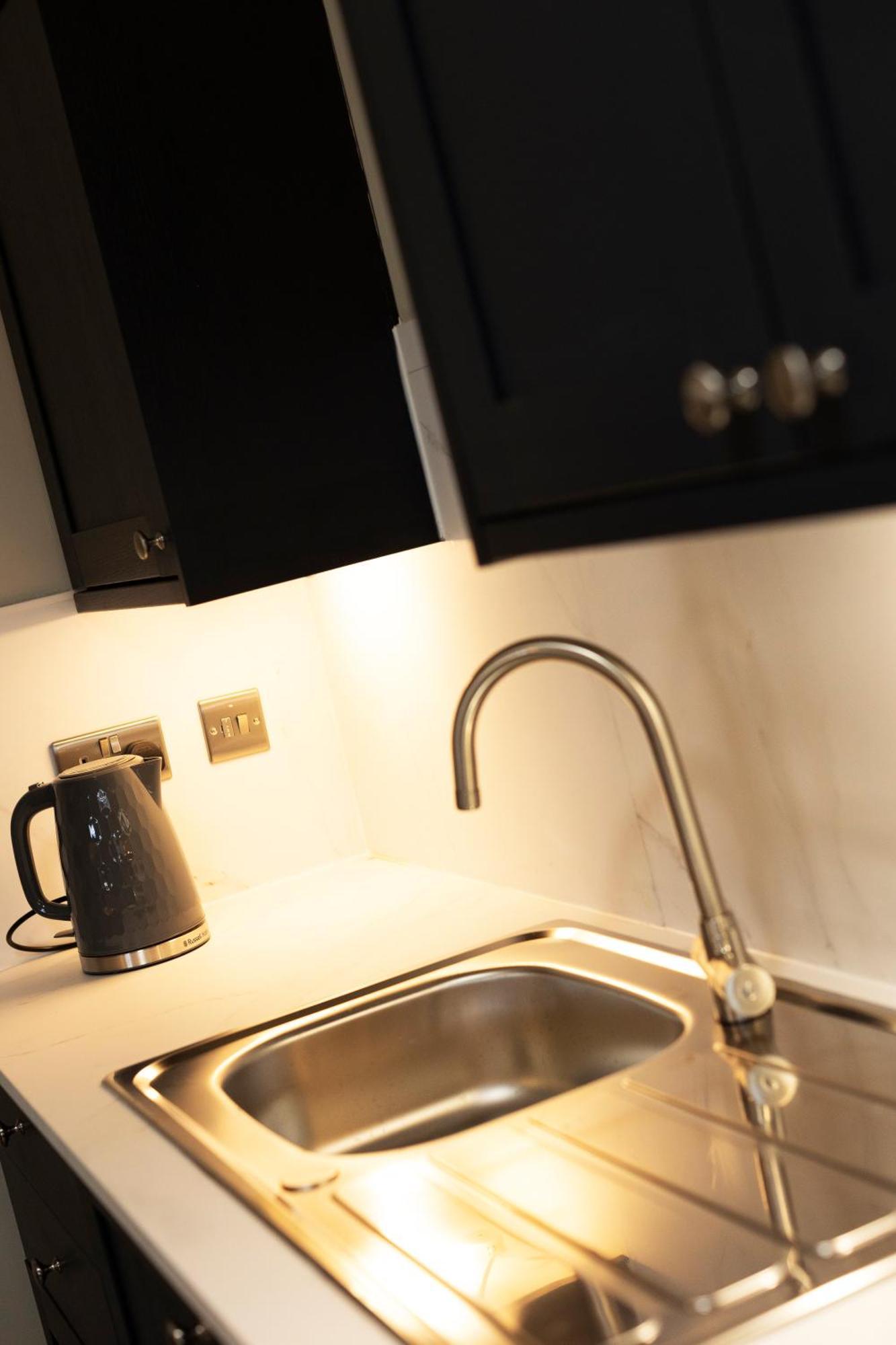 The Hockney - 2 Bd Hip Ap Ultra Fast Wifi Apartment Belfast